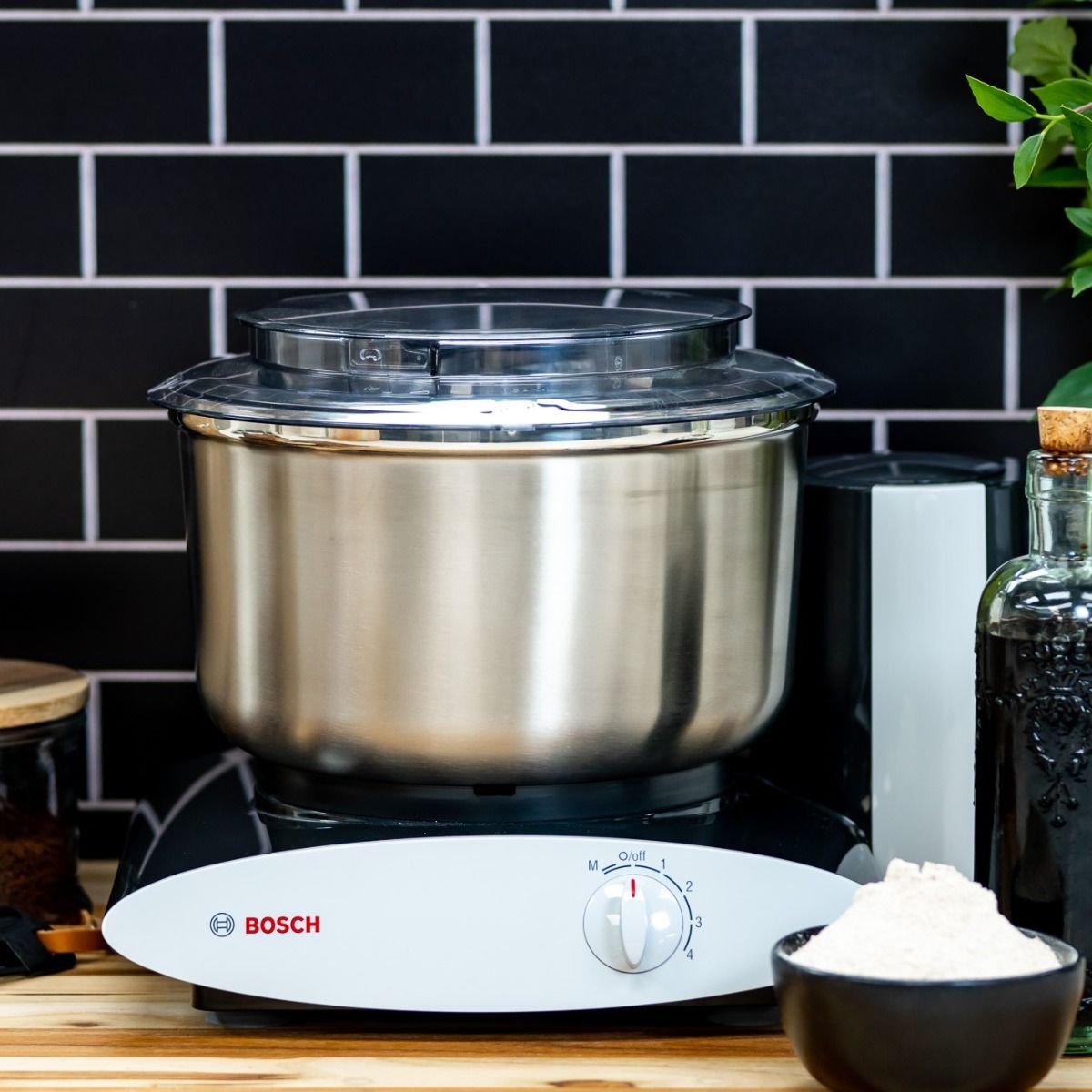 Bosch Universal Plus 6.5 Qt. Mixer + Stainless Steel Bowl | Black 8 Bosch Universal Plus 6.5 Qt. Mixer + Stainless Steel Bowl | Black - Image 8